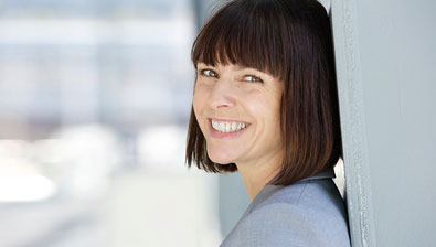 Moden kvinde med velplejet hud